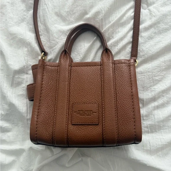 Marc Jacobs Rich Brown Leather Tote - Picture 2 of 3